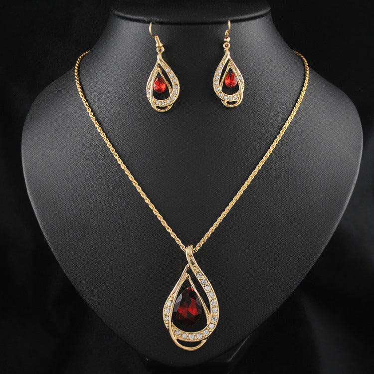 Velvet Crown Necklace