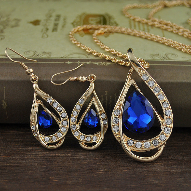 Velvet Crown Necklace