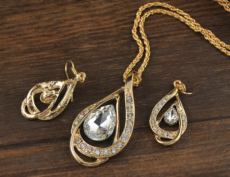 Velvet Crown Necklace
