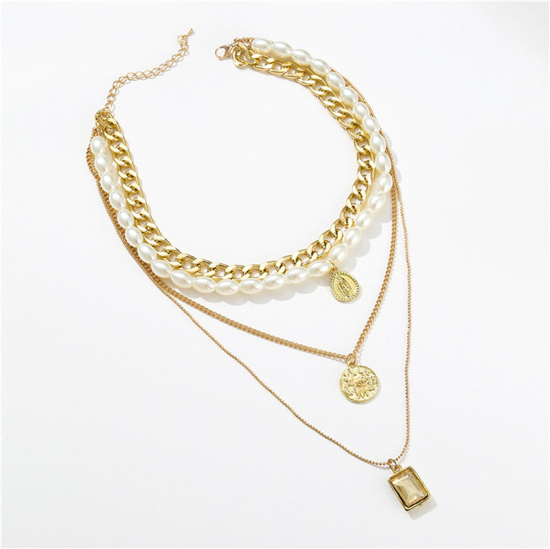 Chic Babe Necklace