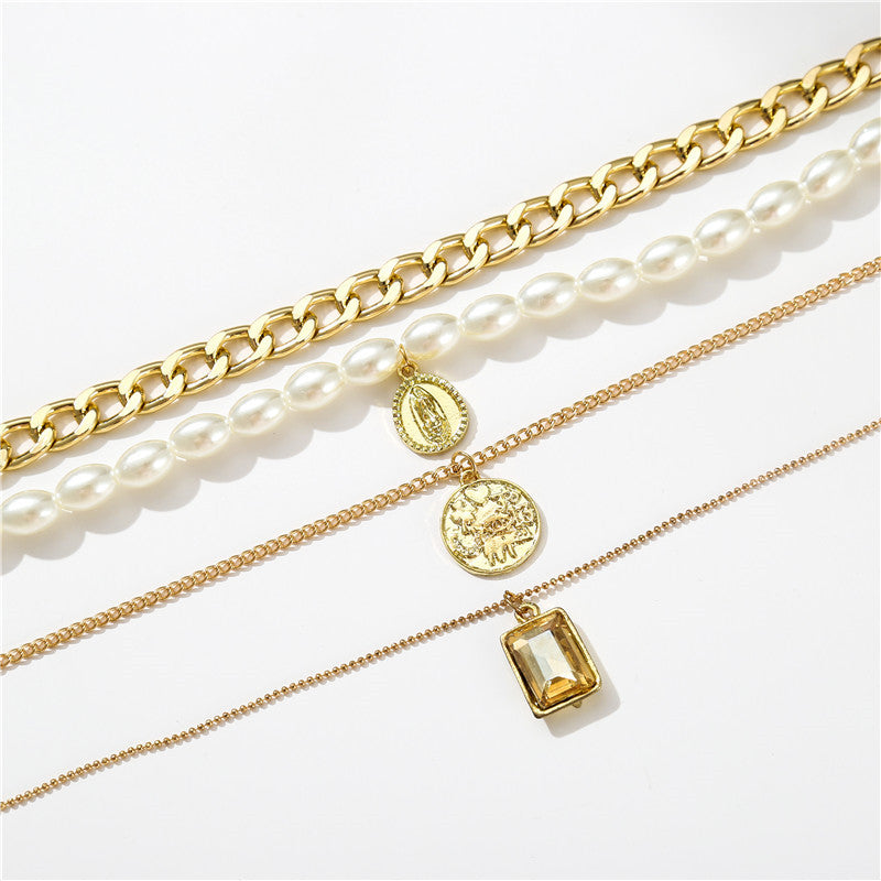 Chic Babe Necklace