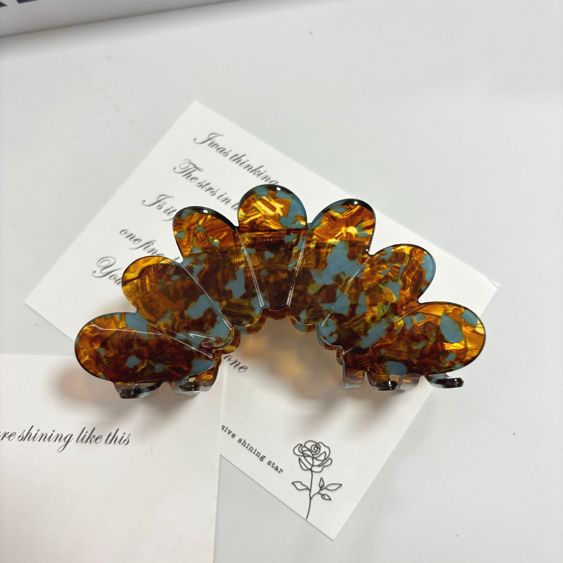 Petal Large Grip Updo