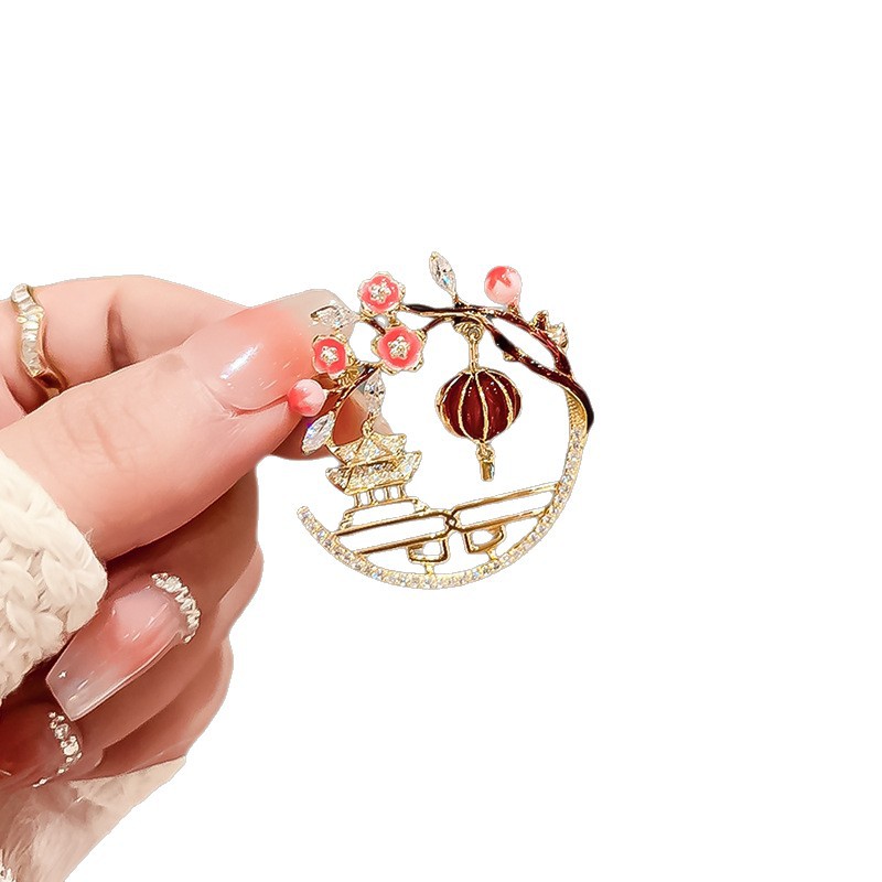 Chic Spark Brooch