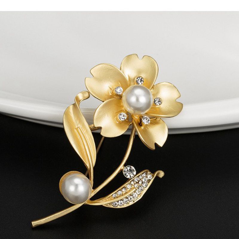 Sweet Daisy Brooch
