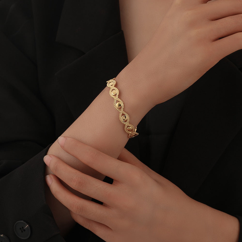 Chic Spark Bracelet