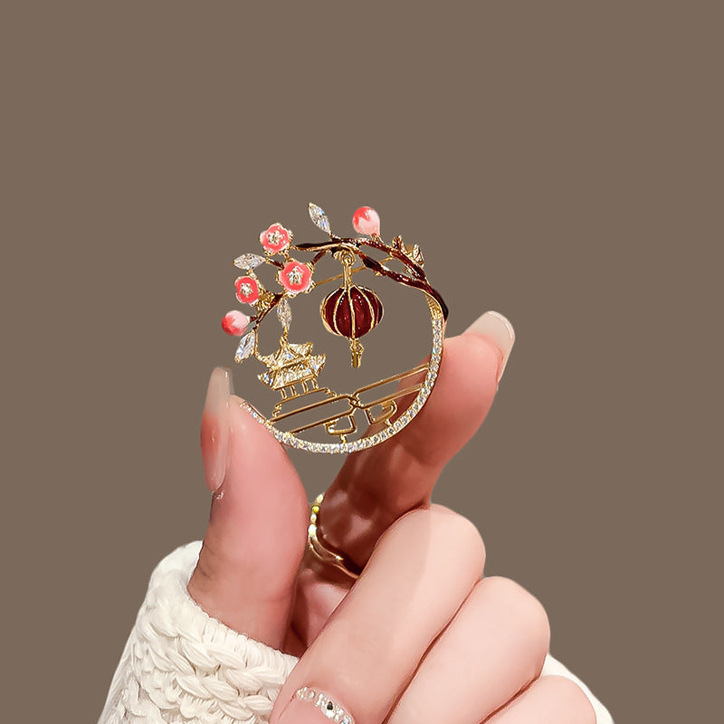 Chic Spark Brooch