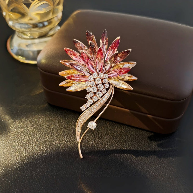 Lumi Shine Brooch